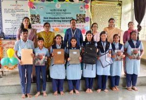 खानापूरच्या महात्मा गांधी विद्यालयात मानक लेखन स्पर्धेचे आयोजन